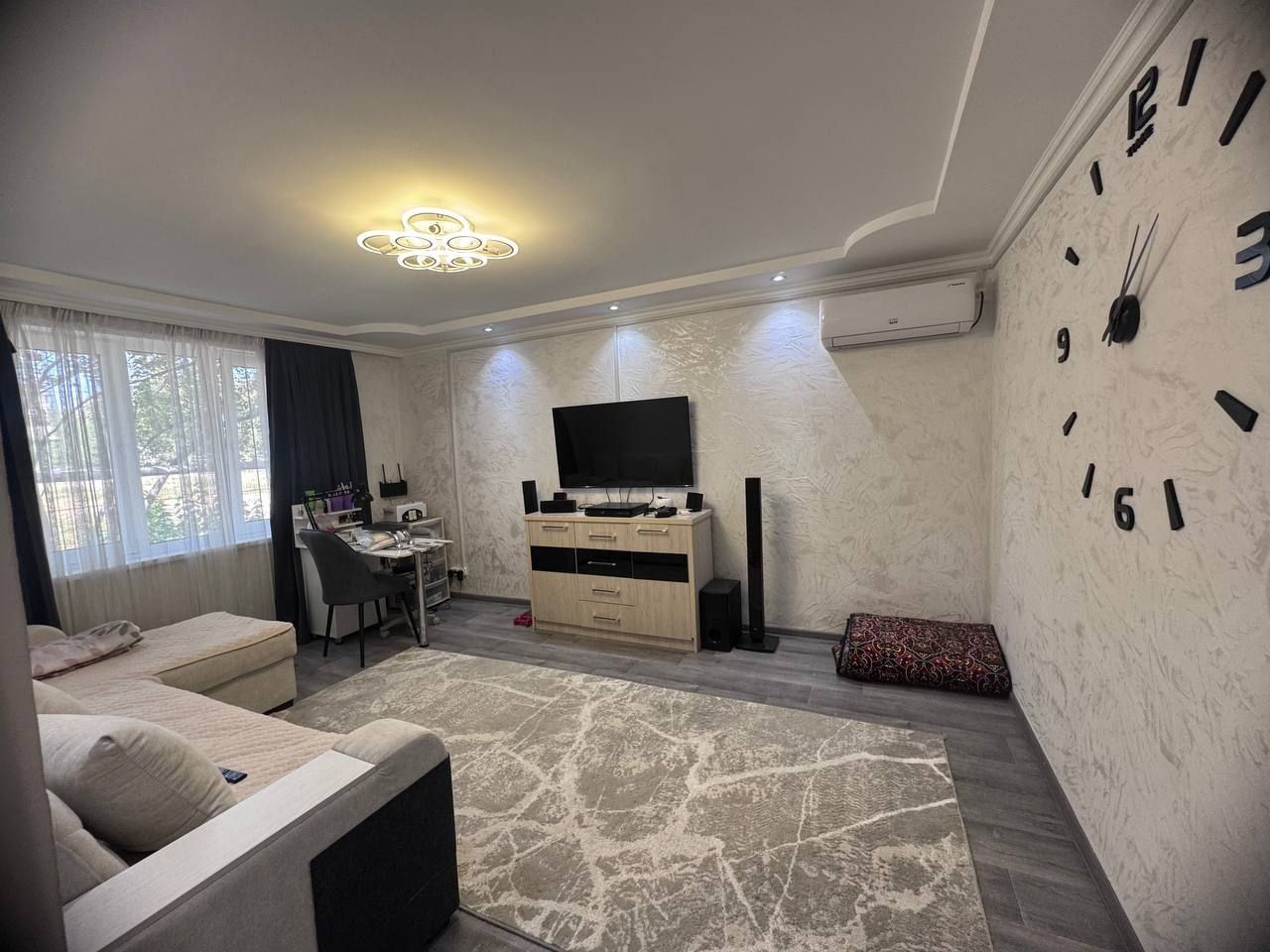 Продам 3 комн квартиру в Спутник-6 с кап.ремонтом (46500&)