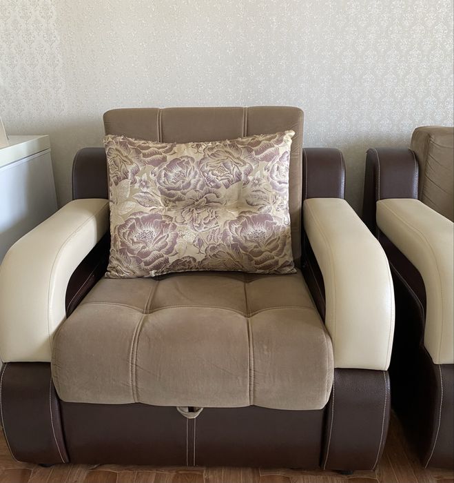 Продам диван с одним креслом