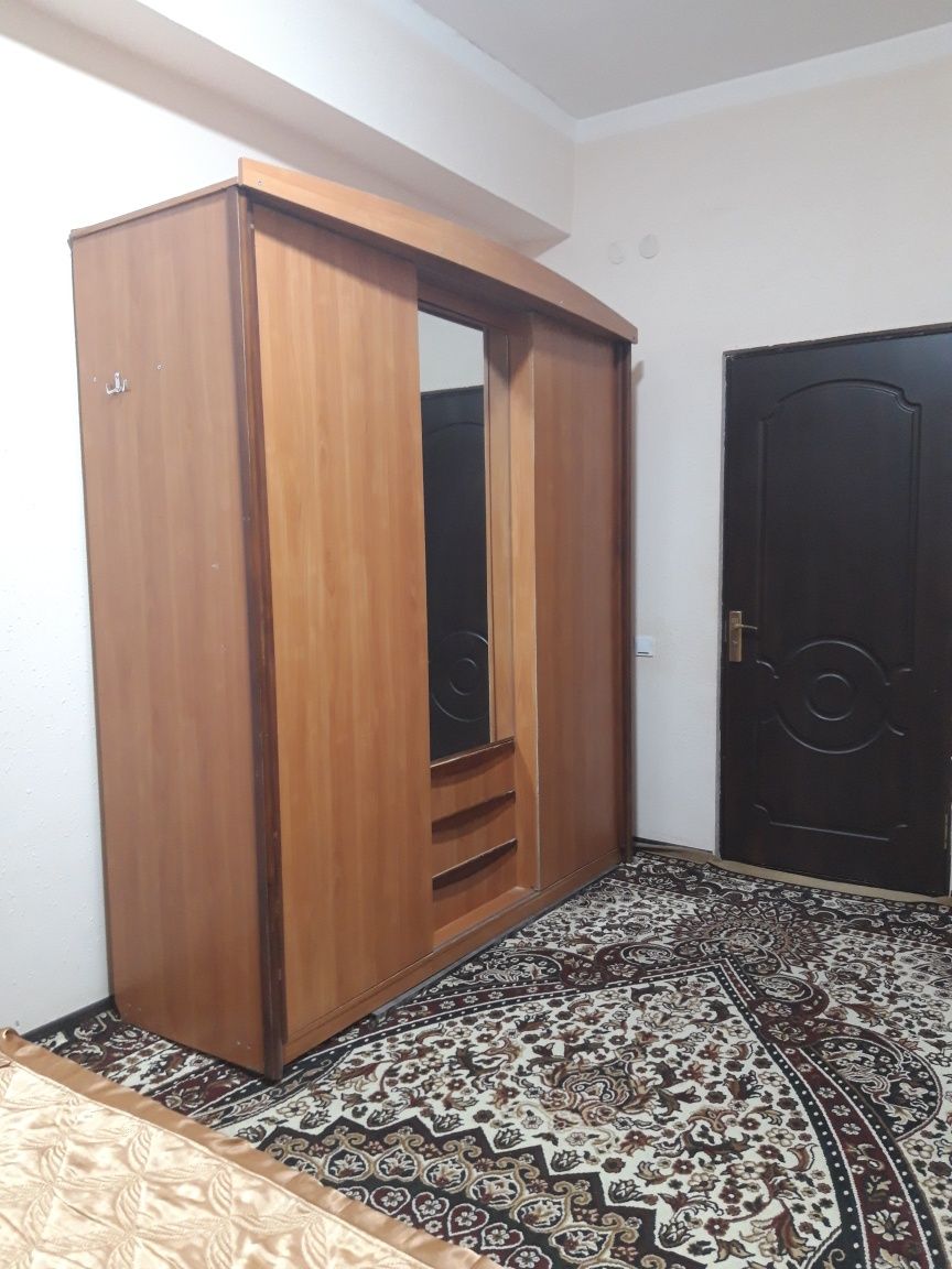 Бухоро шахарда 2 хонали квартира узок муддатга ижарага берилади.