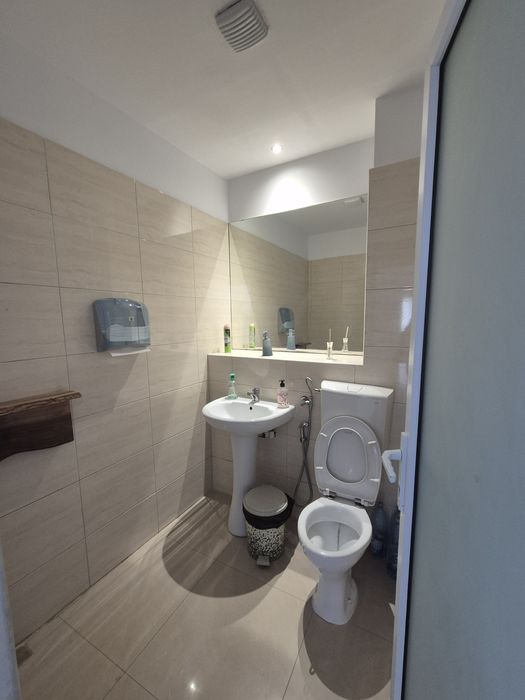 Spatiu central birouri cabinete