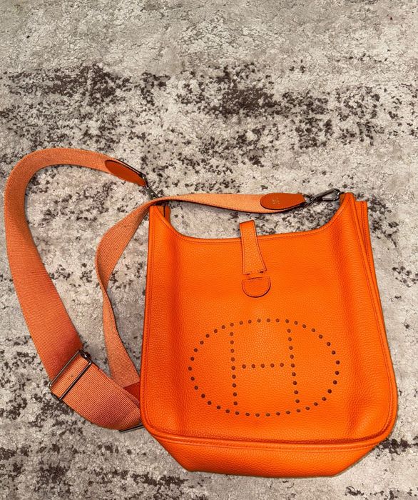 Poșetã de piele model de lux!