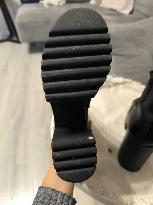 боти с висок, дебел ток