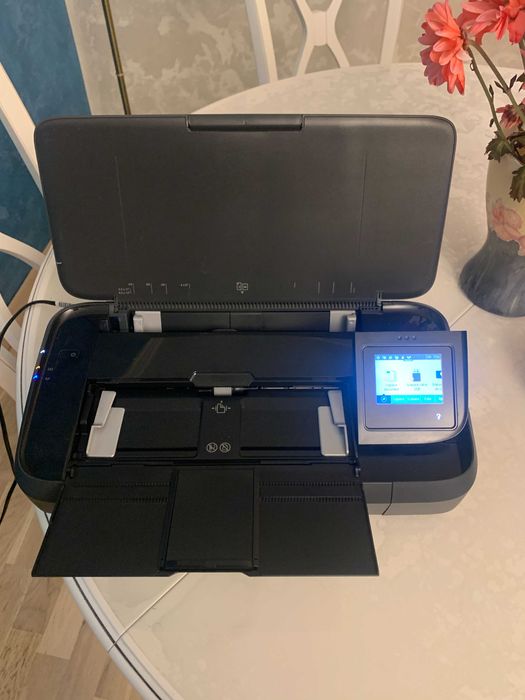 Imprimanta HP OfficeJet 252 Mobile