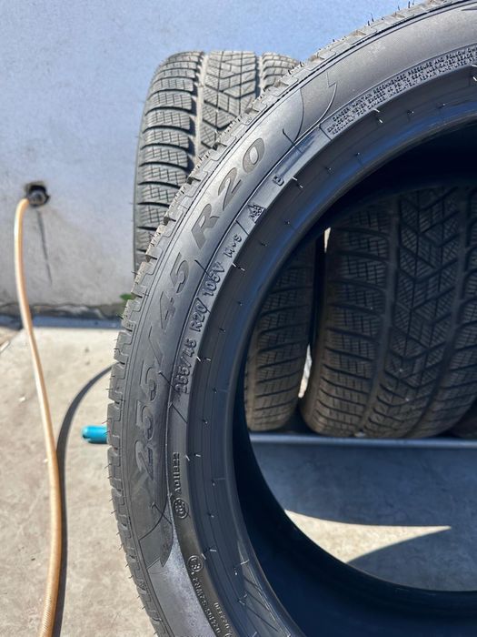 Vand anvelope Pirelli de iarnă!