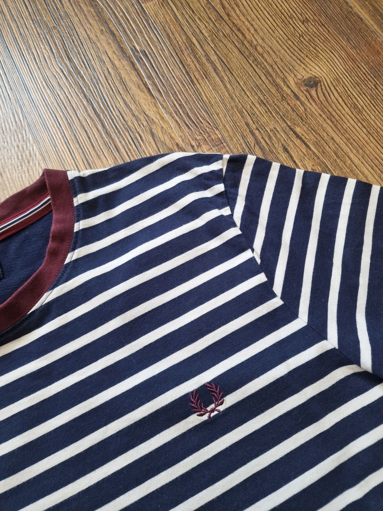 Страхотна мъжка тениска FRED PERRY размер L
