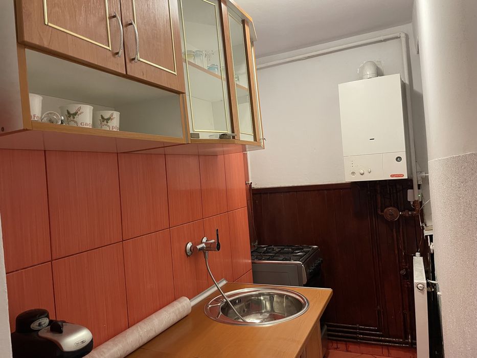 Vand Apartament 3 Camere Renovat ,  Utilat la cheie !!!