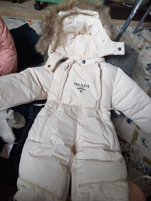 Комбинезон белый 5000тг, розовый 15тыс.