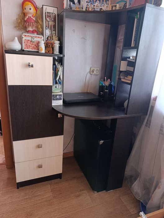 Продаю компьютерный стол