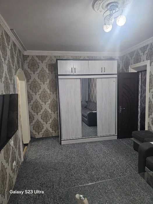 СРОЧНО !!! Продается квартира в Яшнабаде 1/1/4 ( 40 кв/м ) Ависозлар 2
