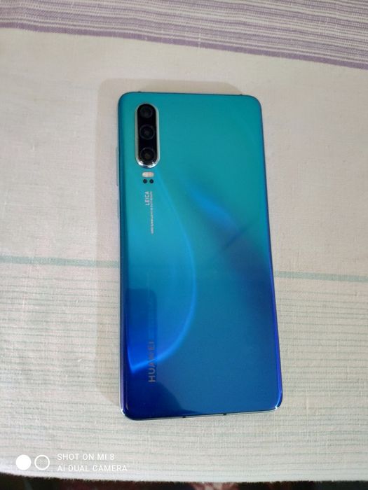 Huawei P30 в хорошем состоянии
