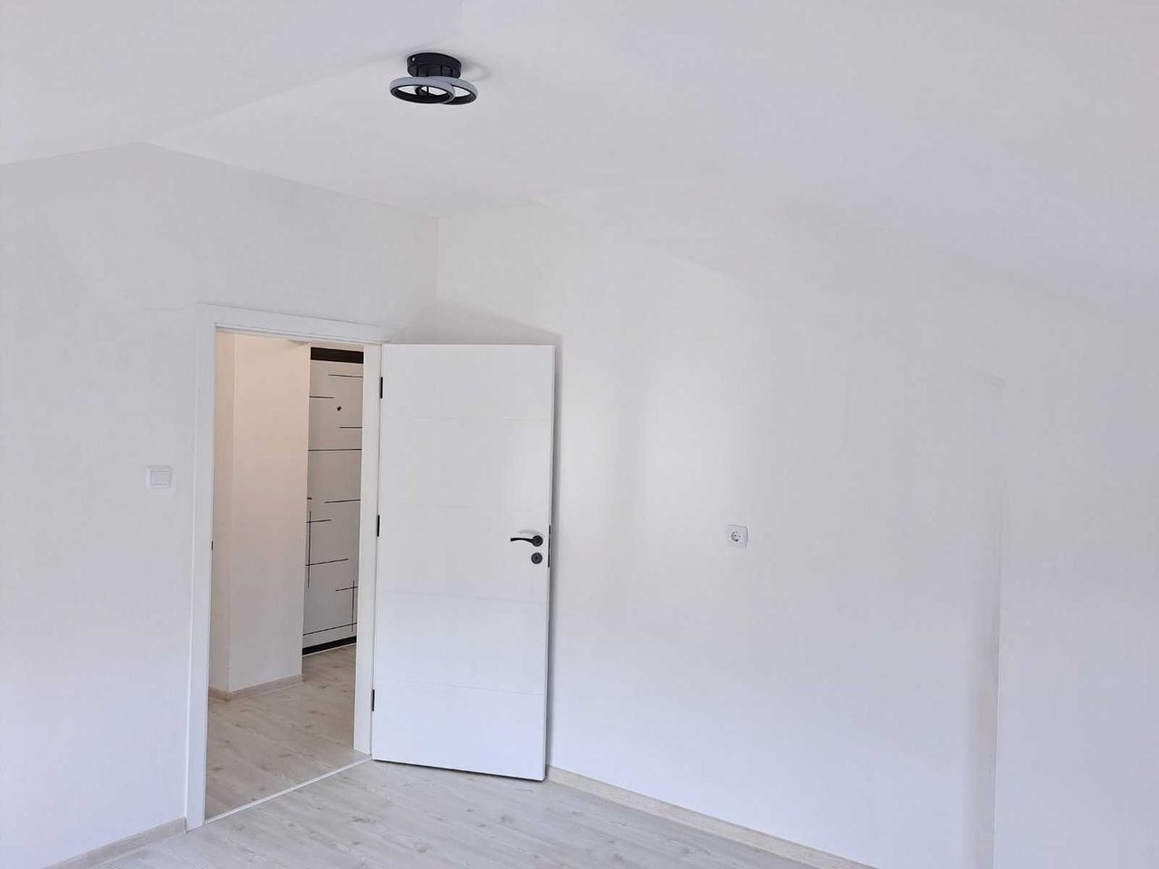 Продава се Многостаен апартамент в Велинград - 180 кв.м за 794 €/кв.м - Снимка #9