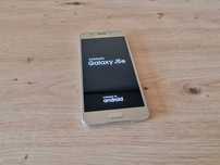 Телефон Samsung Galaxy J5