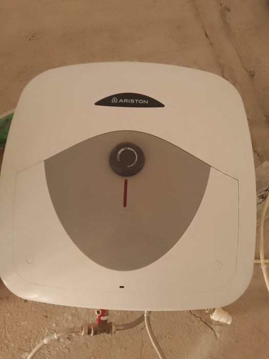 Boiler Ariston de 30 litri