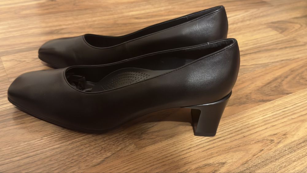 Дамски официални обувки от естествена кожа