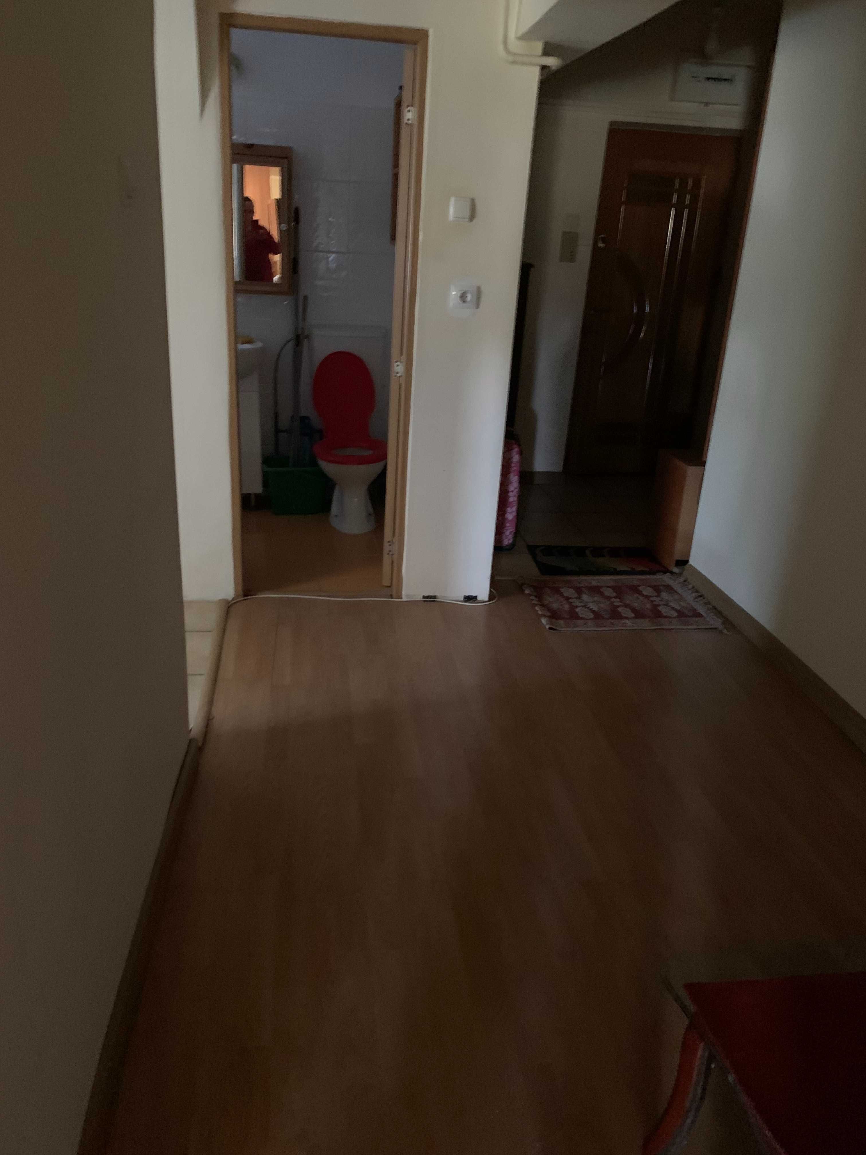 vand garsoniera 52 mp