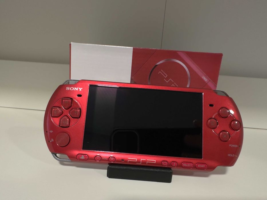 Sony PSP 3000 Radiant Red Modata (cutie si accesorii)