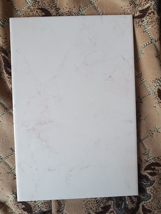 Продам кафельную плитку, новая! Размеры 30на20см