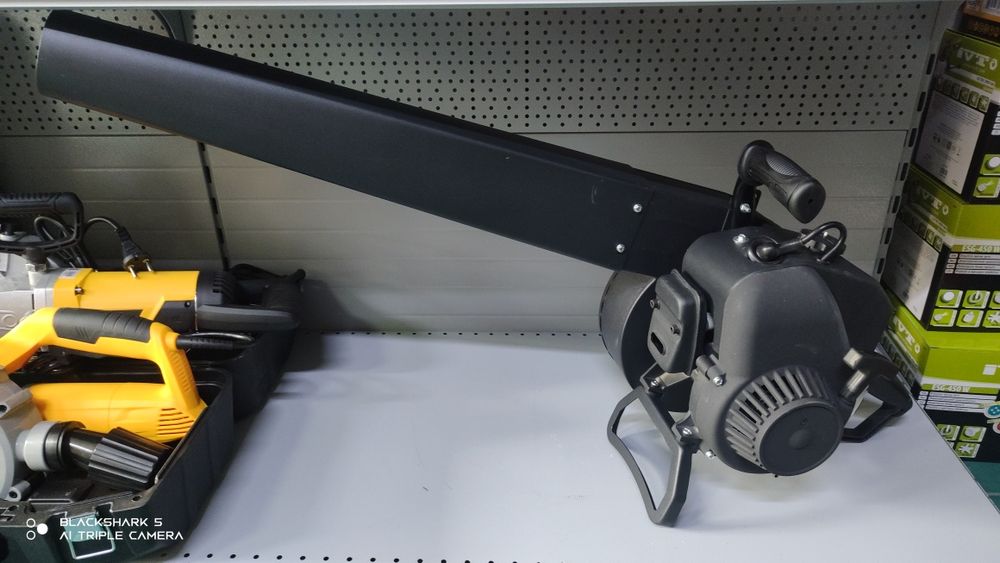 Воздуходувка. Воздуходувка бензиновая. Трубочист. Ветродуй.