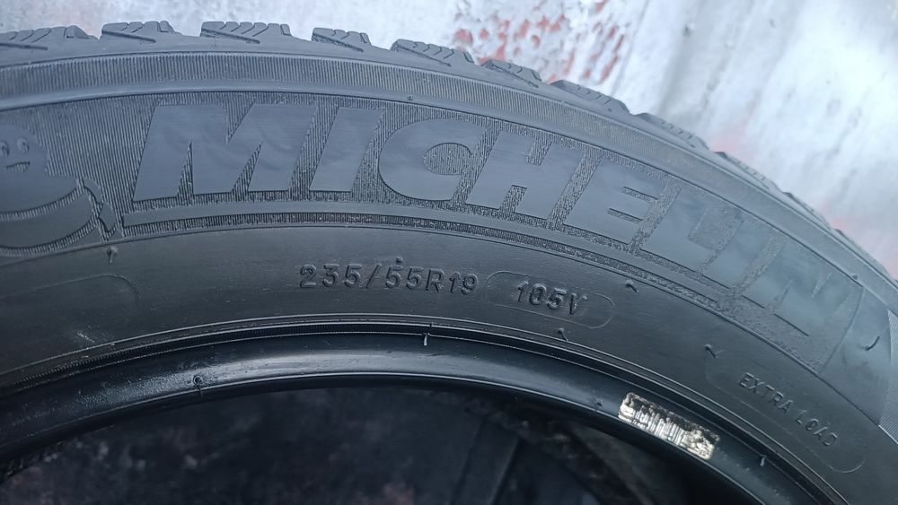 235/55/19 Michelin