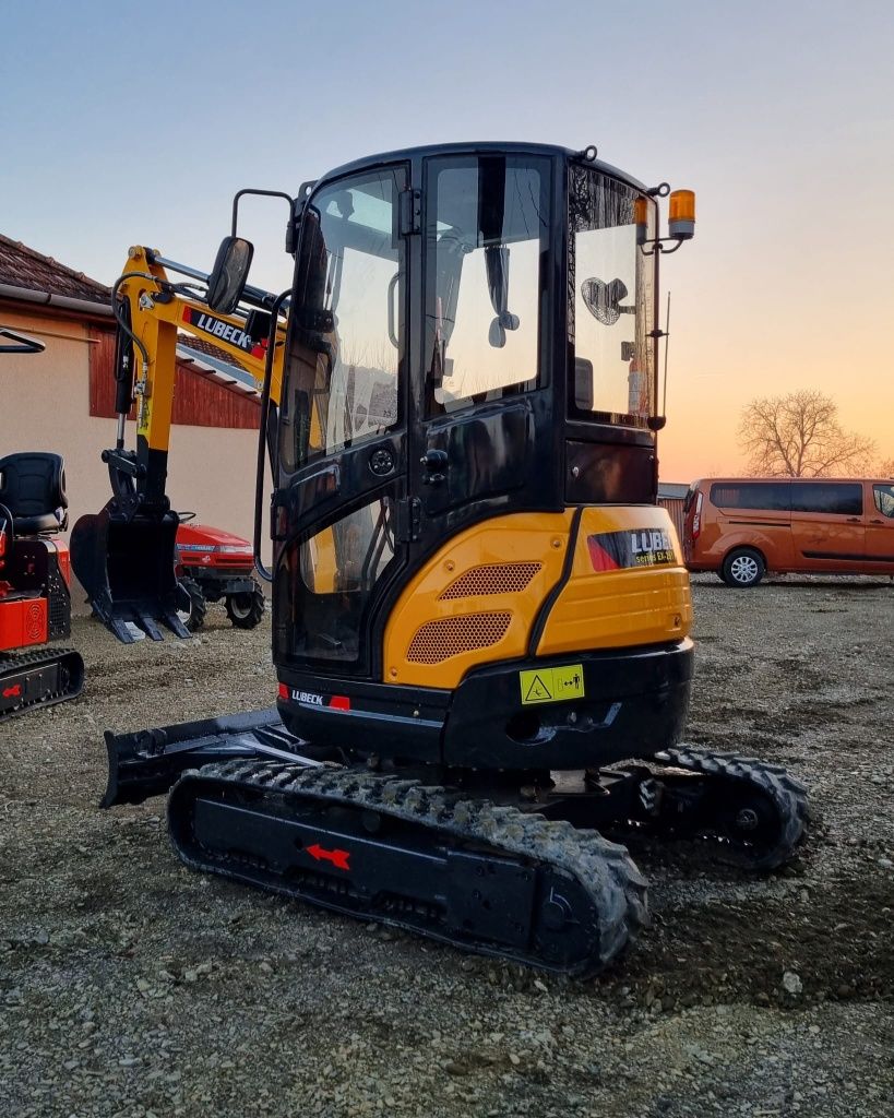 Miniexcavator Lubeck EX-261pro. NOU~ Garanție 2 ani.