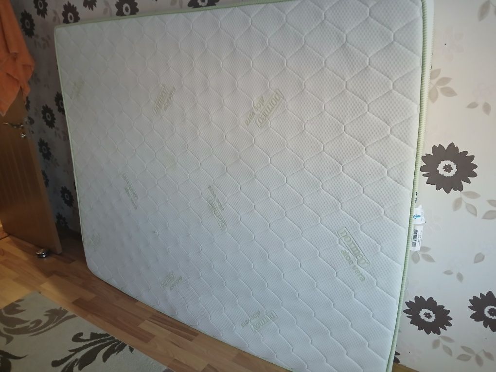 Vând saltea pentru pat franțuzesc