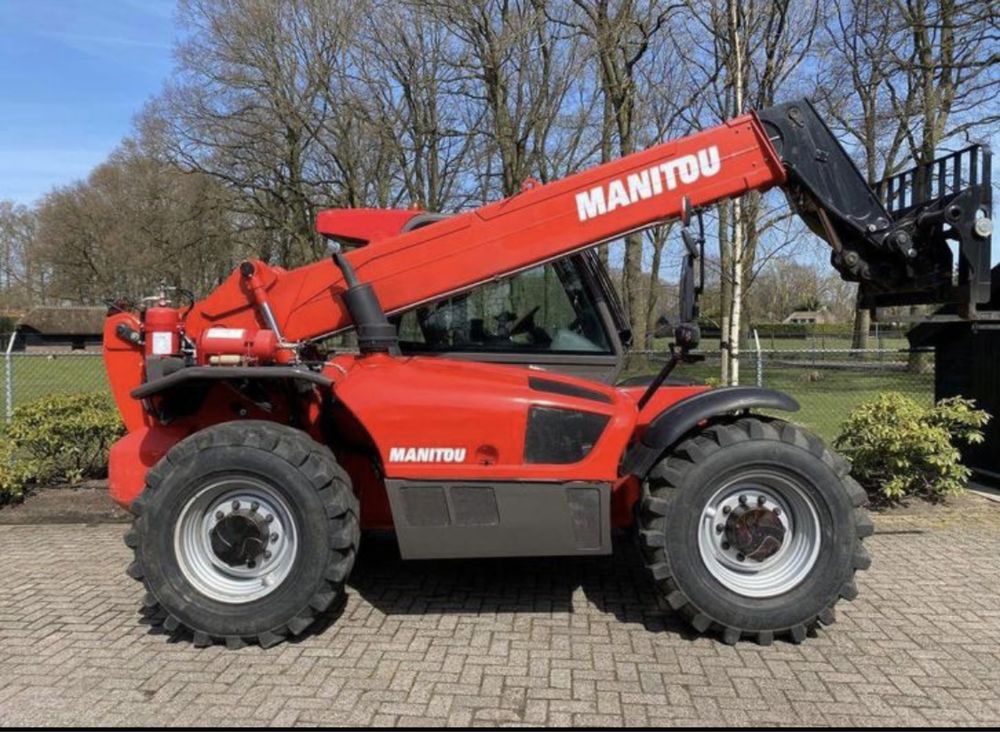 Închiriez incarcator frontal telescopic Manitou