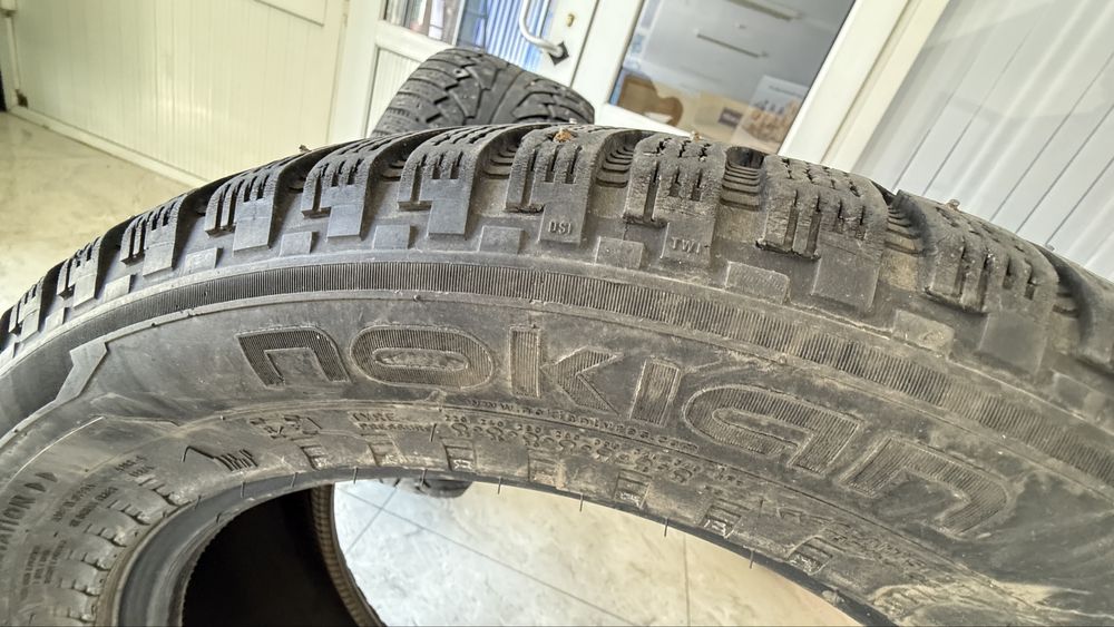 Шины зимние Nokian 255/55 R19