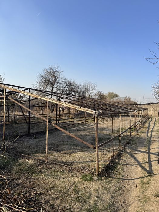 Продам теплицу каркас металический + трубы на отопление 30x10