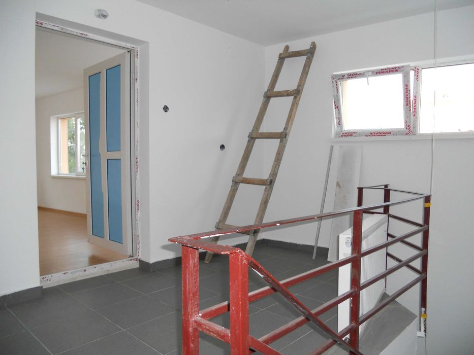 garsoniera ap, 3 camere (100 mp), et 2 in imobil privat, zona Lisimed