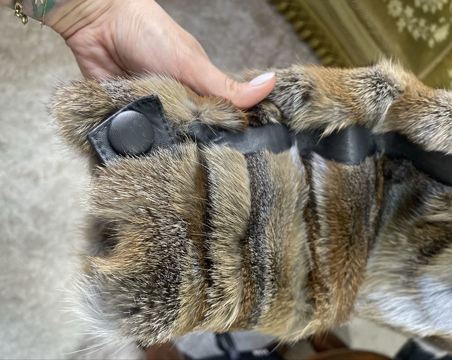 Blana naturala de vulpe cu insertii de piele naturala fina