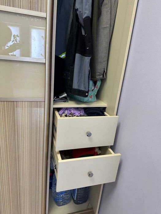 Шкаф-купе в идеальном состоянии