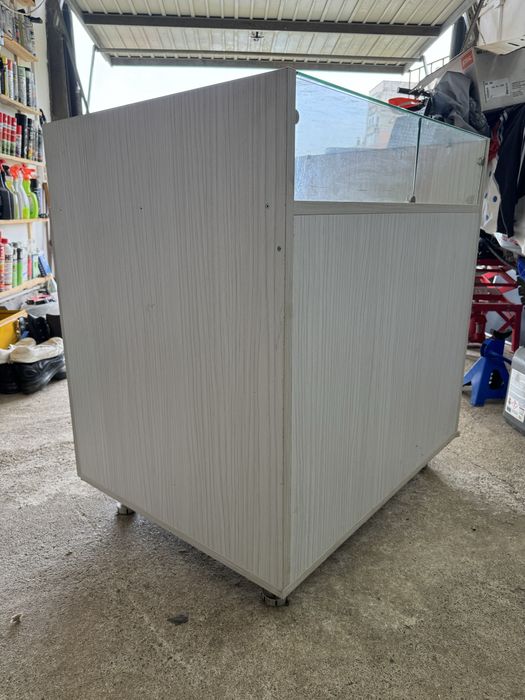 Оборудване за магазин витрина