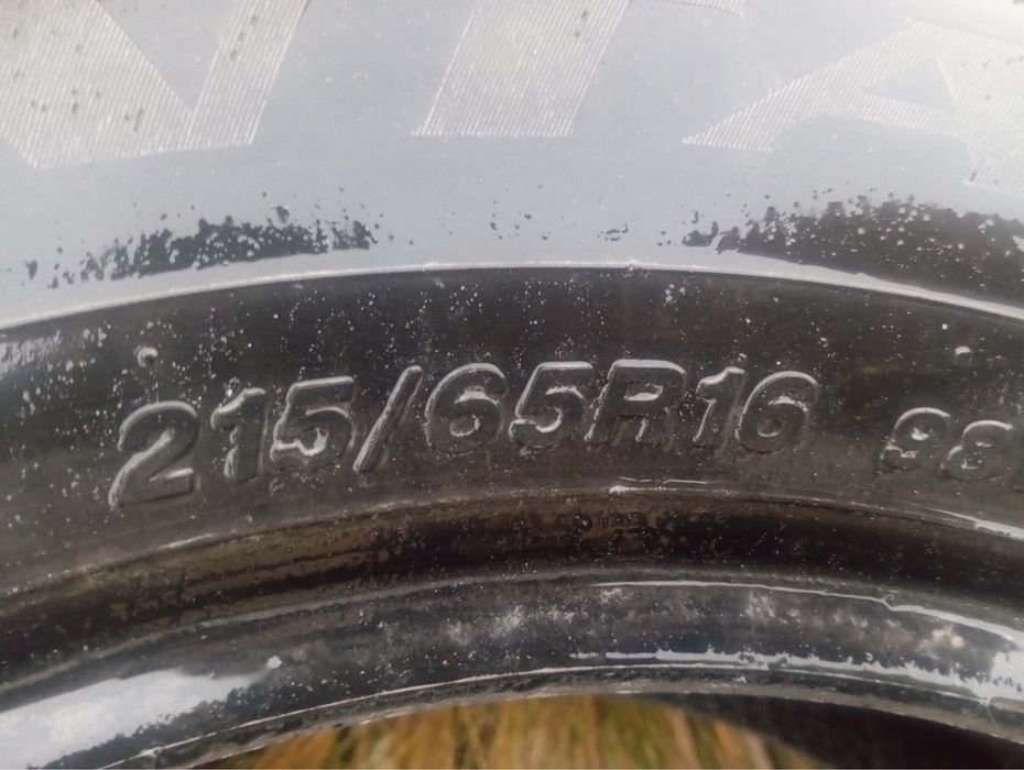 Зимняя резина 215/65/16