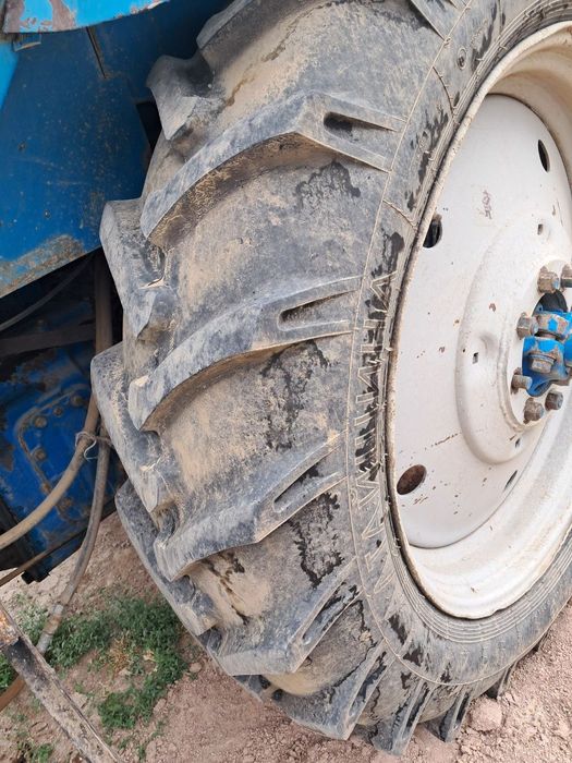 Traktor  sotiladi srochna
