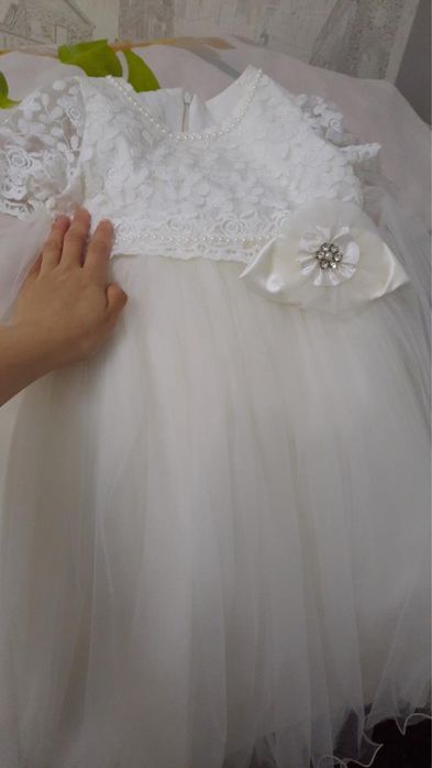 Платья нарядные  5 6 лет