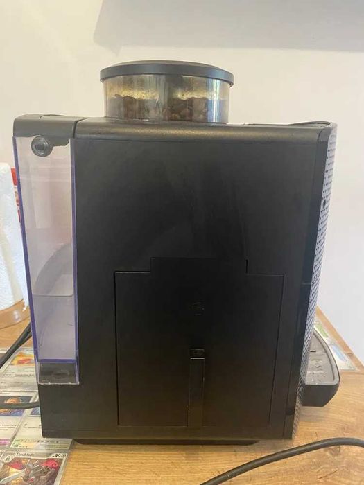 Espressor automat Krups Essential – puțin folosit