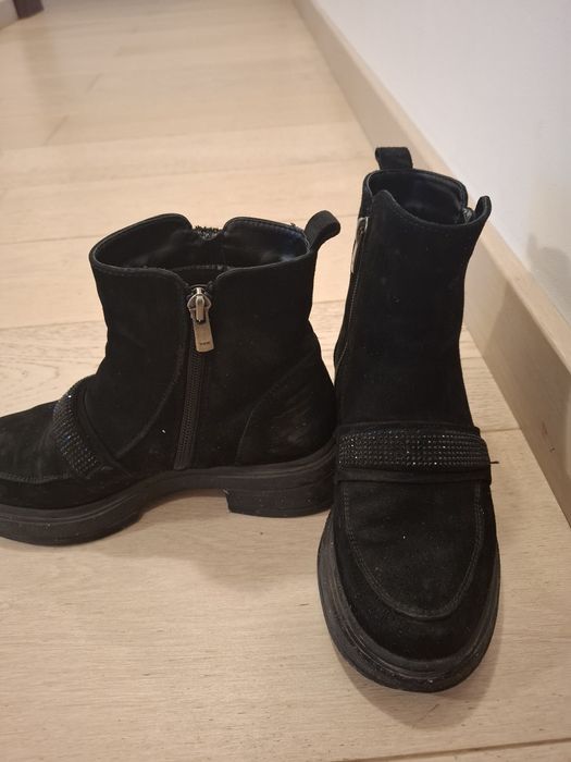 Vand botine de iarna dama marimea 35