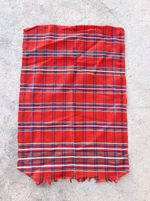 Продавам народни престилки