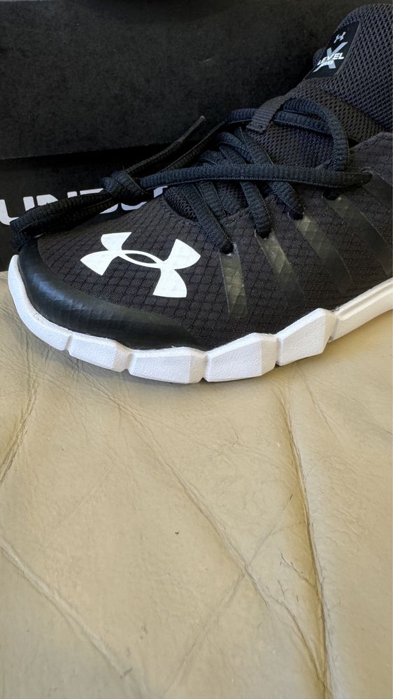 Under armour - дамски сникърси/маратонки