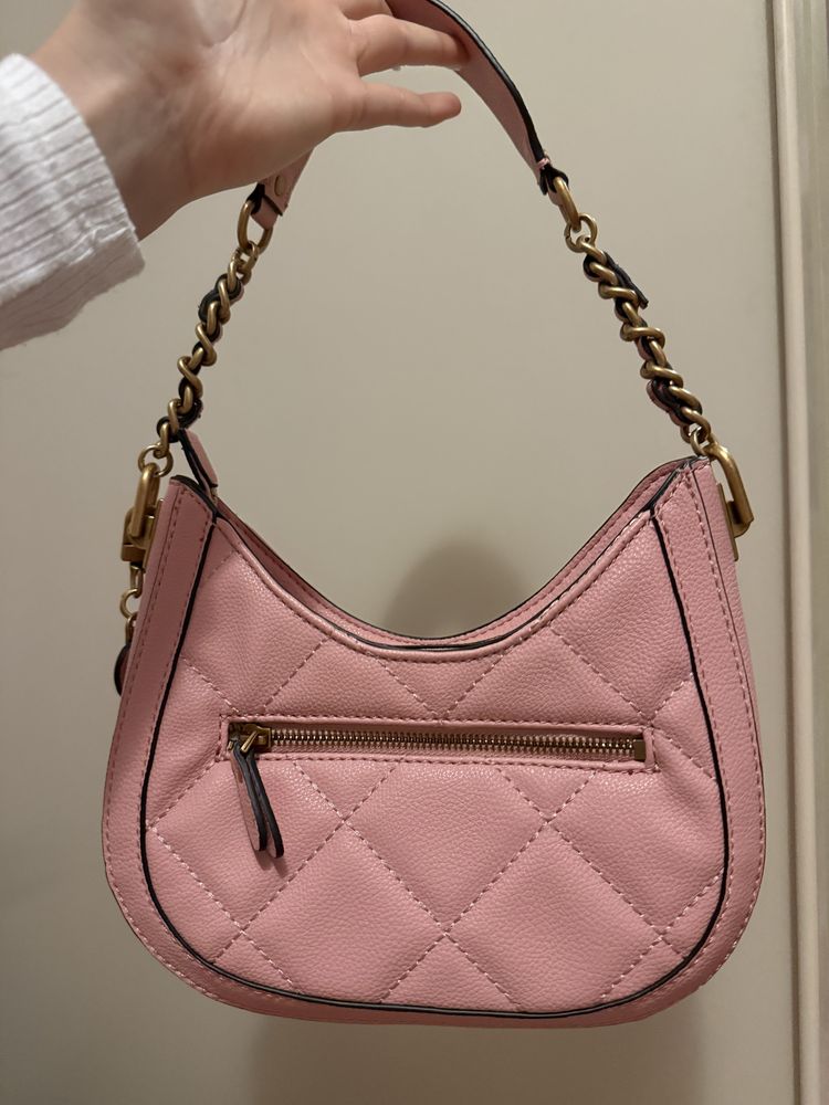 Оригинална дамска чанта Guess