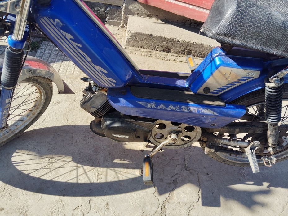 Scuter de vânzare