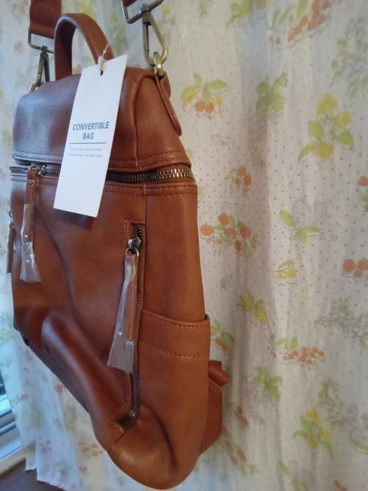 Geanta convertibila in rucsac, nou cu eticheta