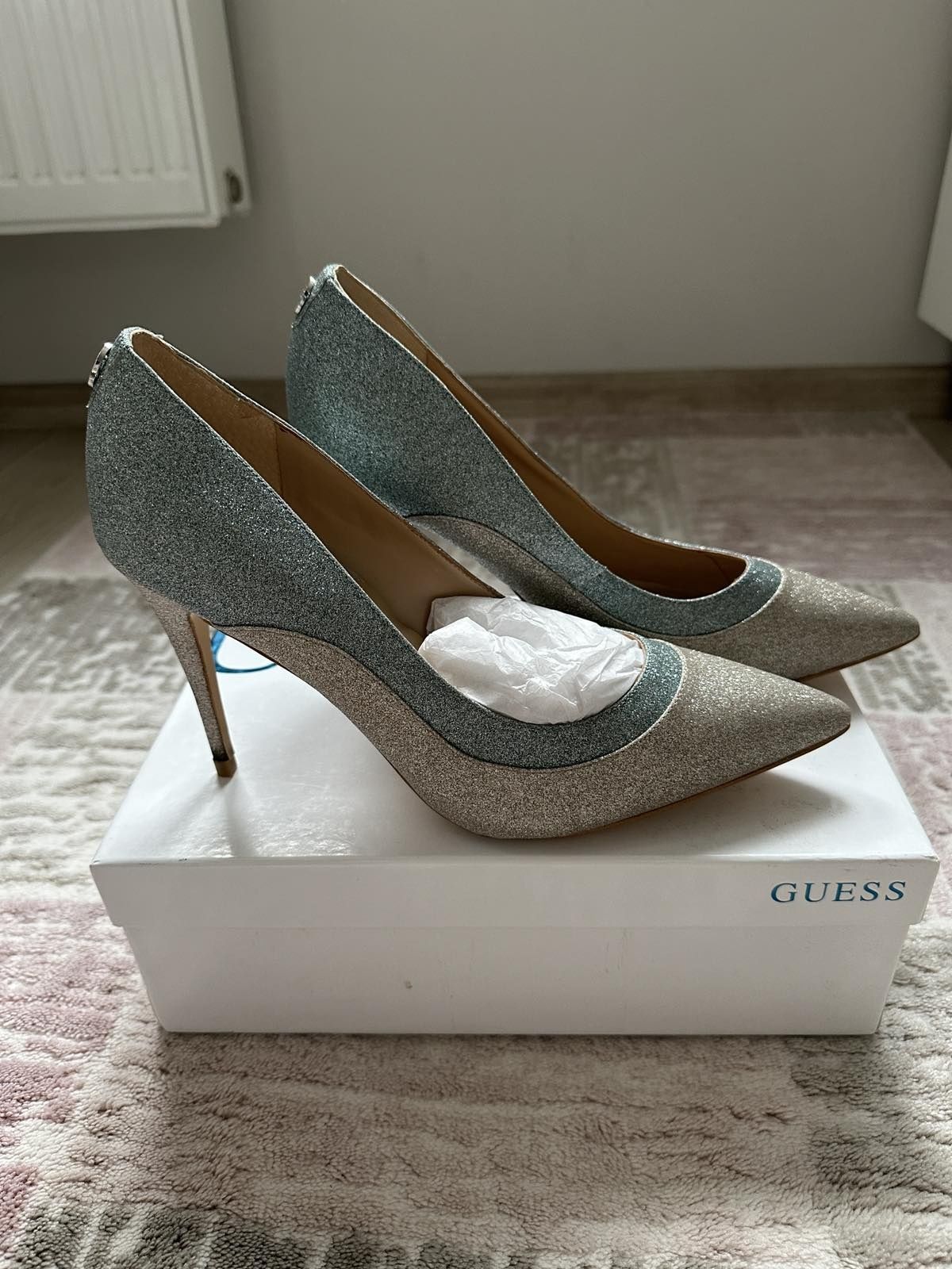 Дамски обувки Guess