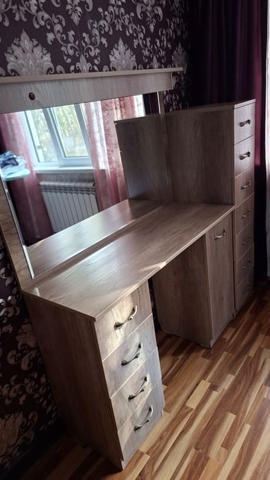 Трюмо-комод с подсветкой