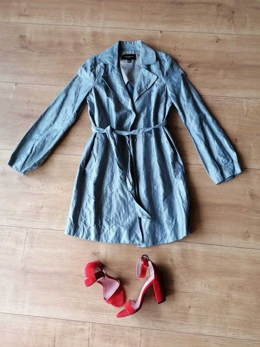 Trench Ann Taylor, marime XS, gri metallic, super elegant, pret 90 lei