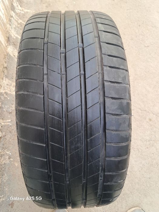 Продается шина 2 шт.