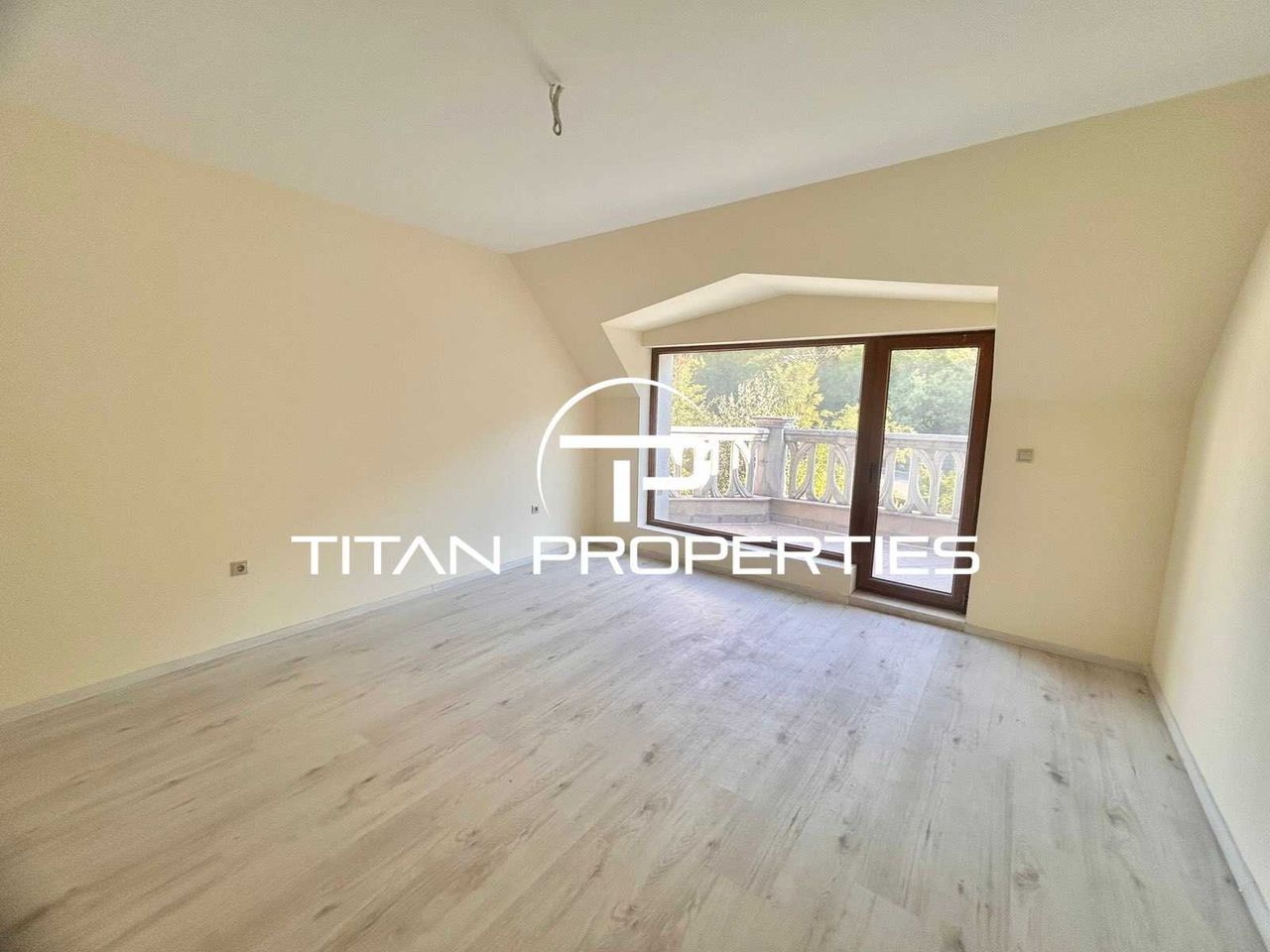 Продава се Тристаен апартамент в Варна, Аспарухово - 230 кв.м за 848 €/кв.м - Снимка #7