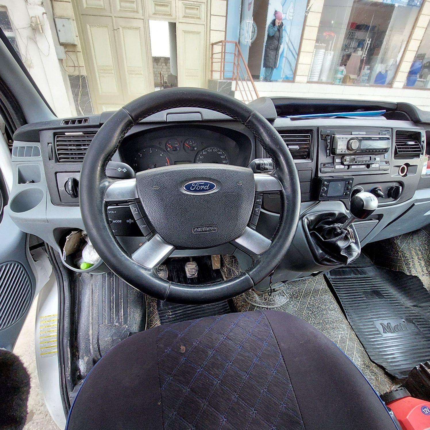Ford tranzit 2011 yil
