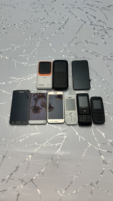 Продам телефоны на запчасти