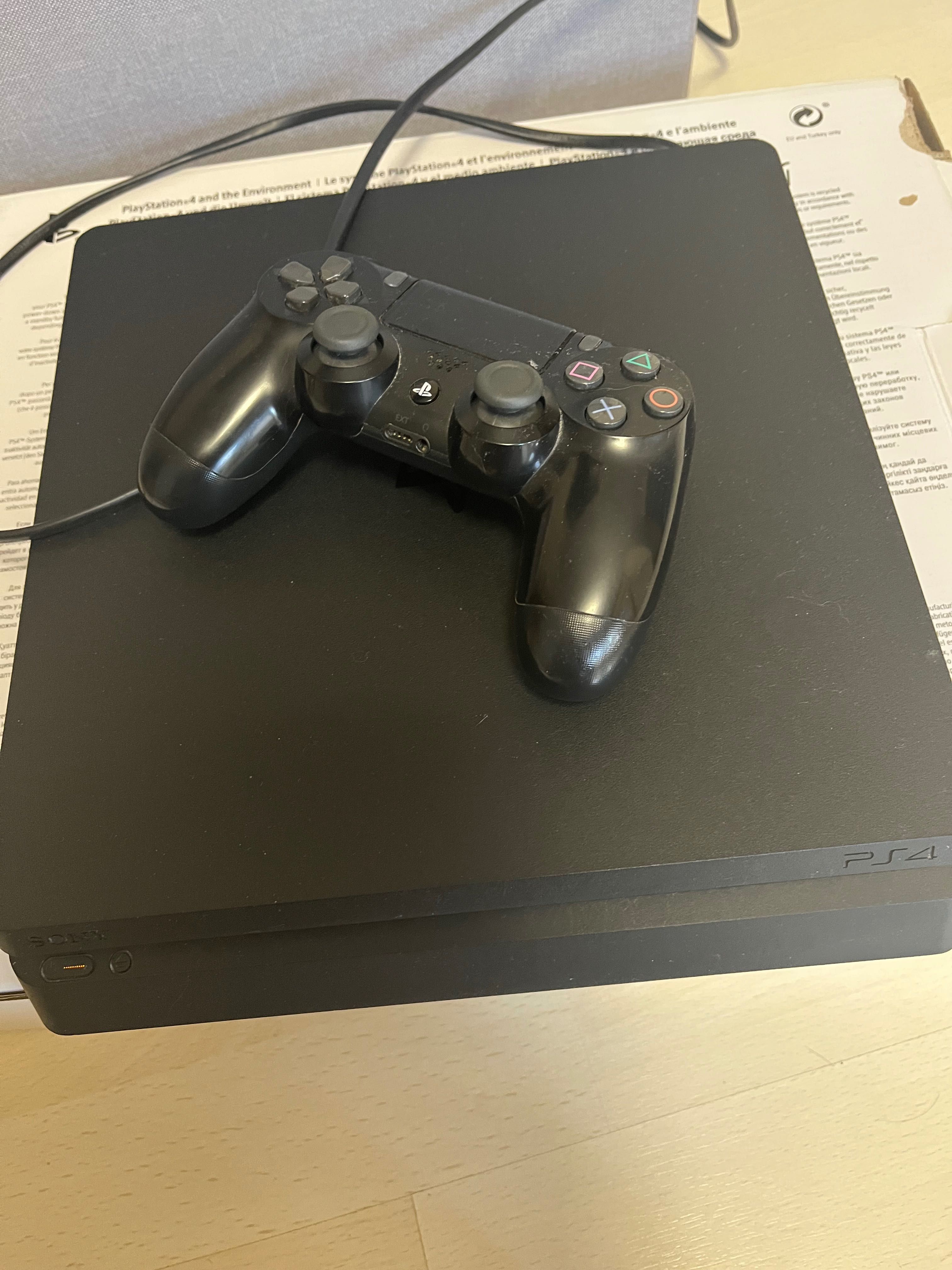 PlayStation 4 slim 1 TB